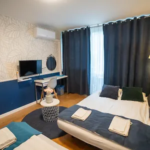 https://apartament-hotel-grzybowska-9.warsawhotelspoland.com